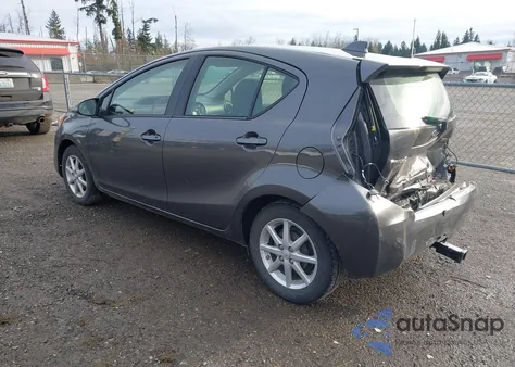 2015 Toyota Prius C Three из США, поврежденный, VIN JTDKDTB38F1111226